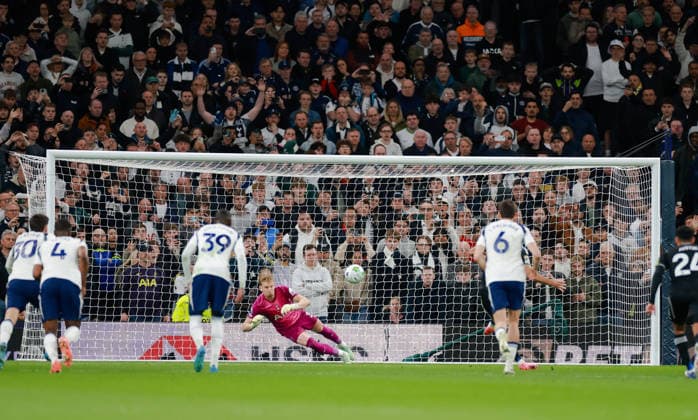 Premier League 2025 26 Tottenham Hotspur v Leeds United Tottenham Hotspur Stadium 11.05.2026 Dominic Calvert-Lewin of Leeds United scores from the spot 1-1 Premier League 2025 26 Tottenham Hotspur v Leeds United Tottenham Hotspur Stadium 11.05.2026 Photograph By Marc Aspland The Times  Copyright: xMarcxAsplandx NINTCHDBPICT001079910968