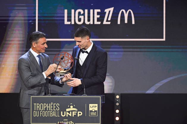 Trophee UNFP 2026 Guillaume WARMUZ - 40 Robin RISSER (rcl) during the 2026 UNFP Trophy ceremony at Palais Brongniart on May 11, 2026 in Paris, France. Paris France  Copyright: xFEPx 776493480