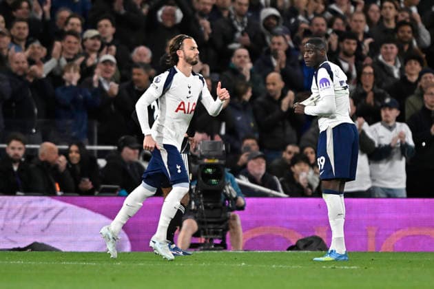 Spurs vs Leeds, Premier League James Maddison of Tottenham Hotspur comes on as a substitute during the Spurs vs Leeds Utd, Premier League match at the Tottenham Hotspur Stadium London. London Tottenham Hotspur Stadium UK Copyright: xMartinxDaltonx Spurs_vs_Leeds_110526_MD_013