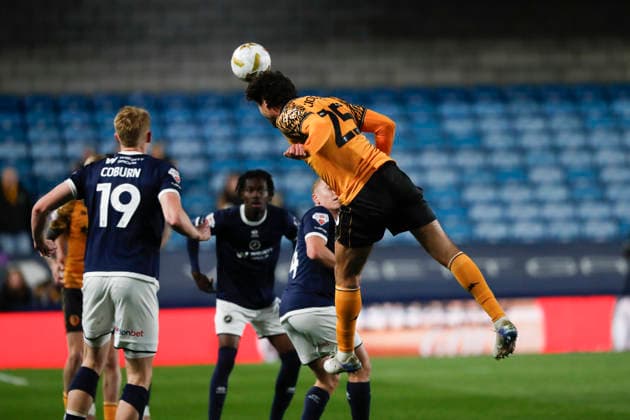 Millwall v Hull City Sky Bet Championship Matt Crooks of Hull City heads clear during the Sky Bet Championship Play-Off Semi-Final Second Leg match at The Den, London 11 05 2026 UK Newspapers OUT Copyright: xPaulxChestertonx FIL-23419-0280