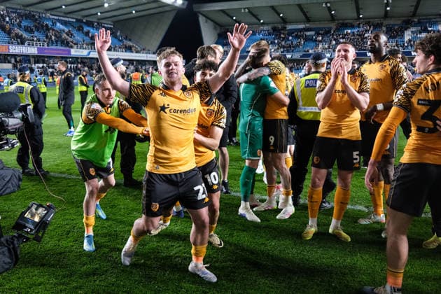 Millwall v Hull City 11 May 2026, London - EFL Championship Play-offs - Semi Final, Second Leg - Millwall v Hull City - Joe Gelhardt of Hull City celebrates victory with his team mates - Photo: Jacques Feeney Offside. London UK Copyright: xJacquesxFeeneyx xOffsidexOffside
