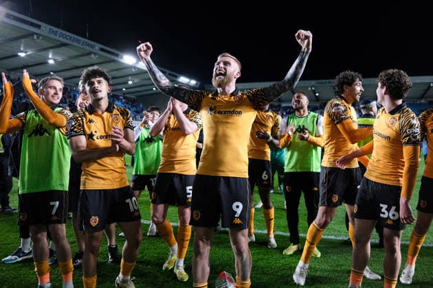 Sport Bilder des Tages #2 Millwall v Hull City 11 May 2026, London - EFL Championship Play-offs - Semi Final, Second Leg - Millwall v Hull City - Oliver McBurnie of Hull City celebrates victory - Photo: Jacques Feeney Offside. London UK *** Millwall gegen Hull City 11. Mai 2026, London EFL Championship Play offs Halbfinale, Rückspiel Millwall gegen Hull City Oliver McBurnie von Hull City feiert den Sieg Foto Jacques Feeney Abseits London UK  Copyright: xJacquesxFeeneyx xOffsidexOffside