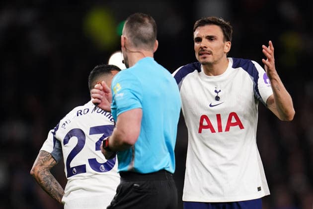 Premier League: Tottenham Hotspur v Leeds United Joao Palhinha of Tottenham Hotspur frustrated with referee Jarred Gillett™s decision during the Premier League match Tottenham Hotspur vs Leeds United at Tottenham Hotspur Stadium, London, United Kingdom on 11 May 2026 (Photo by Harvey Murphy News Images) Copyright: xHarveyxMurphy NewsxImagesx