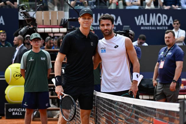 Foto IPP Cavaliere Emiliano. Roma 12 05 2026. Tennis Internazionali d Italia 2026. Nella foto: Andrea Pellegrino e Jannik Sinner. Italy Photo Press - World Copyright italy ITALY  Copyright: xR4924_italyphotopressx