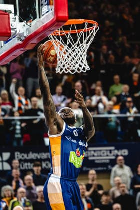 Rostock, Deutschland 12. Mai 2026: easyCredit BBL Play-Ins - 2025 2026 - Rostock Seawolves gegen MHP Riesen Ludwigsburg Im Bild: TJ Crockett Jr. (Rostock Seawolves) Stadthalle Rostock Mecklenburg-Vorpommern Copyright: xFotostandx xVoelkerx