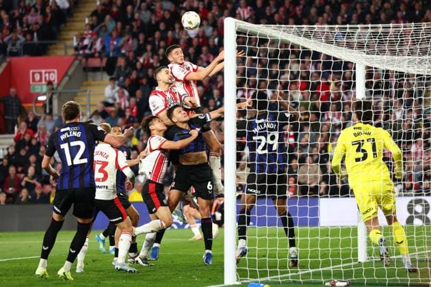 Ross Stewart of Southampton scoring a goal (1-1) Southampton v Middlesbrough, EFL Sky Bet Championship, Play-Off Semi Final, Second Leg, Football, St Mary s Stadium, Southampton, UK - 12 May 2026Southampton St Mary s Stadium United Kingdom EDITORIAL USE ONLY No use with unauthorised audio, video, data, fixture lists, club league logos or live services. Online in-match use limited to 120 images, no video emulation. No use in betting, games or single club league player publications.  Copyright: xSimonxDael Shutterstockx 16871476al