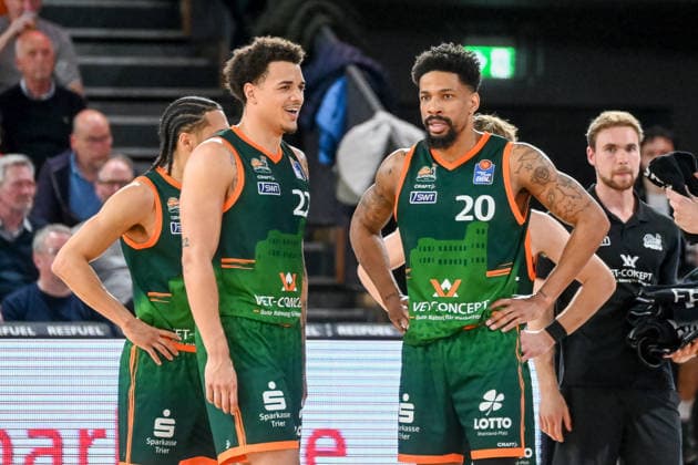 Nolan Adekunle (VET-CONCEPT Gladiators Trier, 22) und Urald King (VET-CONCEPT Gladiators Trier, 20) RASTA Vechta vs. VET-CONCEPT Gladiators Trier, easyCredit Basketball Bundesliga, Play-Ins, Saison 2025 2026, 12.05.2026, RASTA Vechta vs.VET-CONCEPT Gladiators Trier, easyCredit Basketball Bundesliga, Play-Ins, Saison 2025 2026, 12.05.2026 Vechta Copyright: xEibner-Pressefoto RobertxGertzenx EP_RGN