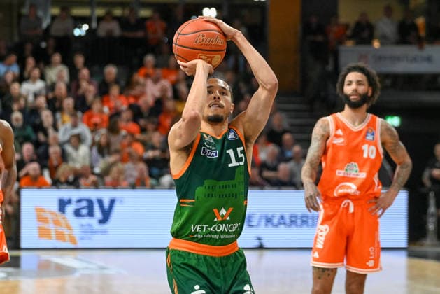 Jordan Roland (VET-CONCEPT Gladiators Trier, 15) beim Freiwurf RASTA Vechta vs. VET-CONCEPT Gladiators Trier, easyCredit Basketball Bundesliga, Play-Ins, Saison 2025 2026, 12.05.2026, RASTA Vechta vs.VET-CONCEPT Gladiators Trier, easyCredit Basketball Bundesliga, Play-Ins, Saison 2025 2026, 12.05.2026 Vechta Copyright: xEibner-Pressefoto RobertxGertzenx EP_RGN