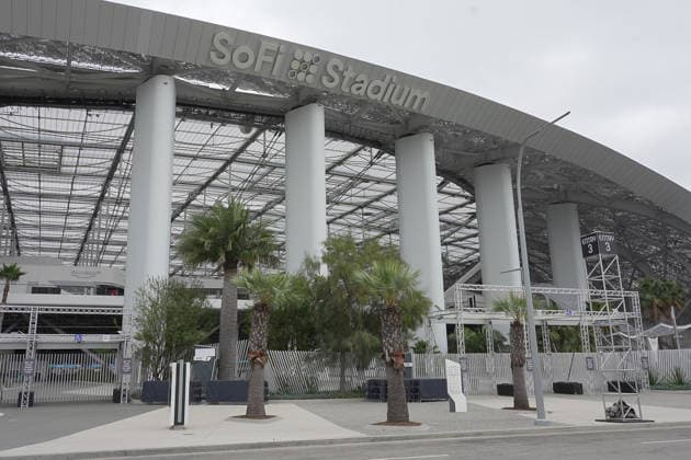 A photograph showing an exterior section of SoFi Stadium in Inglewood, California, 5 May 2026. SoFi Stadium is set to host the eight matches it will host for the 2026 FIFA World Cup, WM, Weltmeisterschaft, Fussball and the 2028 Olympic Games, Olympische Spiele, Olympia, OS two events through which the city aims to transform its long-standing reliance on cars. SoFi Stadium is gearing up for the 2026 World Cup !ACHTUNG: NUR REDAKTIONELLE NUTZUNG!  Copyright: xOmarxAlonsox AME1230 20260512-55020260367_1