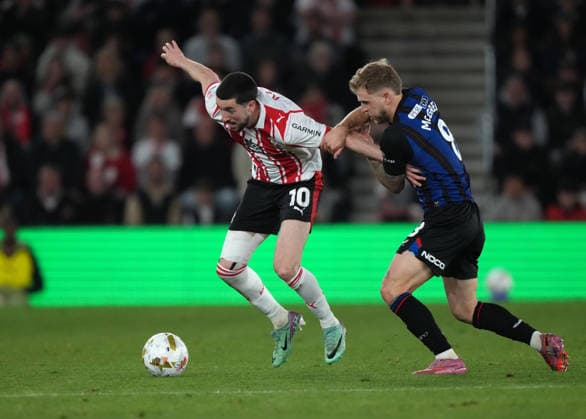 Southampton v Middlesbrough, EFL Sky Bet Championship, Play-Off Semi Final, Second Leg Football, St Marys Stadium, Southampton, UK - 12 May 2026 Finn Azaz of Southampton and Riley McGree of Middlesbrough. Southampton St Marys Stadium Southampton UK, UK NEWSPAPERS OUT Copyright: xSeanxRyanx