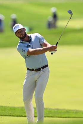 NEWTON SQUARE, PA - MAY 12: Sam Burns of United States of America takes a shot during the 2026 PGA, Golf Herren Championship on May 12th, 2026 at Aronimink Golf Club in Newtown Square, PA.(Photo by Terence Lewis Icon Sportswire) GOLF: MAY 12 PGA PGA Championship EDITORIAL USE ONLY Icon260512078