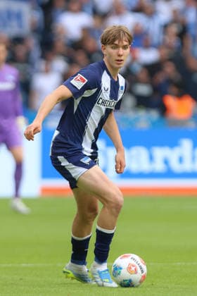 10.05.2025, xtgx, Fussball 2. Bundesliga, Hertha BSC Berlin - SpVgg Greuther Fürth emspor, v.l. Kennet Eichhorn (Hertha, 23) Freisteller, Einzelbild, Ganzkoerper, single frame (DFL DFB REGULATIONS PROHIBIT ANY USE OF PHOTOGRAPHS as IMAGE SEQUENCES and or QUASI-VIDEO) Berlin *** 10 05 2025, xtgx, Fußball 2 Bundesliga, Hertha BSC Berlin SpVgg Greuther Fürth emspor, v l Kennet Eichhorn Hertha, 23 Freisteller, Einzelbild, Ganzkoerper, single frame DFL DFB REGULATIONS PROHIBIT ANY USE OF PHOTOGRAPHS as IMAGE SEQUENCES and or QUASI VIDEO Berlin