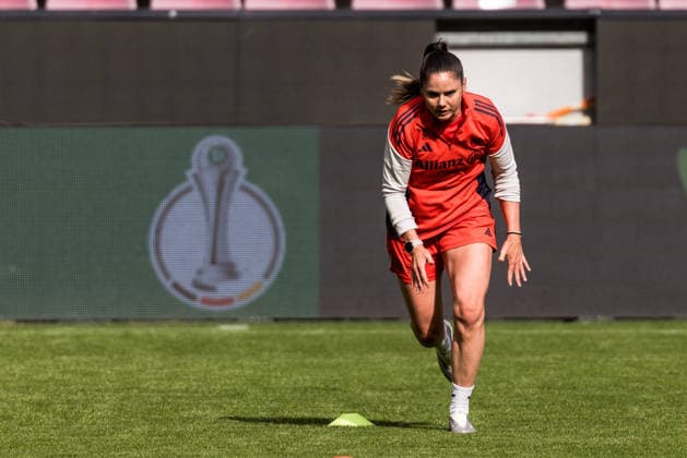 Abschlusstraining FC Bayern München; 13.05.2026 Sarah Zadrazil (FC Bayern München, 25) trainiert individuell DFB-Pokal 46. Finale der Frauen, VfL Wolfsburg - FC Bayern München, Abschlusstraining FC Bayern München, Köln, RheinEnergiestadion am 13.05.2026 Copyright: xBEAUTIFULxSPORTS Wunderlx