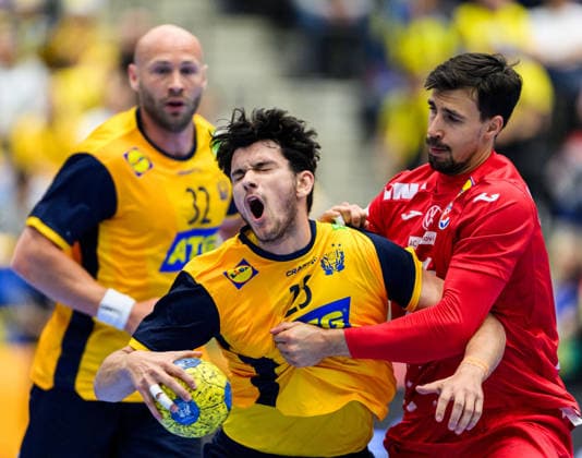 260513 Nikola Roganovic of Sweden and Ivan Martinovic of Croatia during the International Friendly, Länderspiel, Nationalmannschaft handball match between Sweden and Croatia on May 13, 2026 in Kristianstad. Photo: Petter Arvidson BILDBYRAN kod PA PA1213 handball handboll handball träningsmatch sverige sweden croatia friendly match sverige bbeng sverige sweden Copyright: PETTERxARVIDSON BB260513PA055