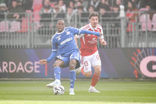 Stade Brestois 29 v RC Strasbourg Alsace - Ligue 1 McDonald s 2025 2026 20 Martial GODO (rcsa) - 13 Joris CHOTARD (sb29) during the Ligue 1 McDonald s match between Brest and Strasbourg at Stade Francis Le Ble on May 13, 2026 in Brest, France. Brest France  Copyright: xEwenxGavetx 776496228