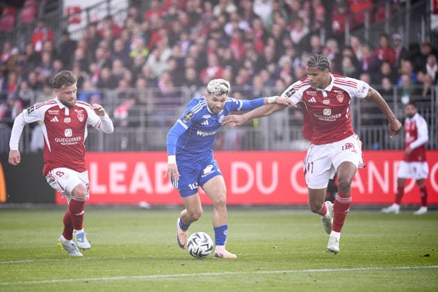 Stade Brestois 29 v RC Strasbourg Alsace - Ligue 1 McDonald s 2025 2026 71 Raphael LE GUEN (sb29) - 08 Hugo MAGNETTI (sb29) - 19 Julio ENCISO (rcsa) during the Ligue 1 McDonald s match between Brest and Strasbourg at Stade Francis Le Ble on May 13, 2026 in Brest, France. Brest France  Copyright: xEwenxGavetx 776496228