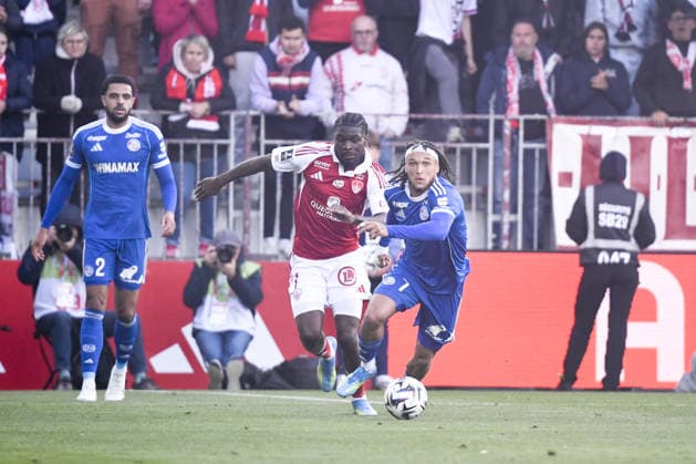 Stade Brestois 29 v RC Strasbourg Alsace - Ligue 1 McDonald s 2025 2026 07 Diego MOREIRA (rcsa) - 07 Junior DINA EBIMBE (sb29) during the Ligue 1 McDonald s match between Brest and Strasbourg at Stade Francis Le Ble on May 13, 2026 in Brest, France. Brest France  Copyright: xEwenxGavetx 776496228