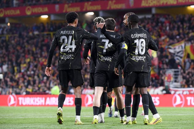 RC Lens v Paris Saint-Germain - Ligue 1 McDonald s 2025 2026 Equipe de football du PSG during the Ligue 1 McDonald s match between Lens and Paris at Stade Bollaert-Delelis on May 13, 2026 in Lens, France. Lens France  Copyright: xFEPx 776348352
