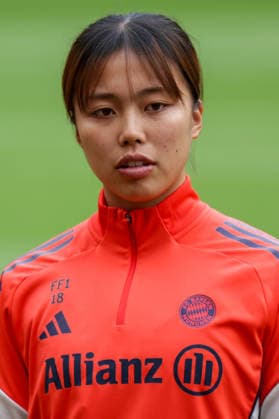 13.05.2026, xgrfx, Fussball DFB Pokal Finale, FC Bayern München - Pressekonferenz und Abschlusstraining v.l. Momoko Tanikawa (FC Bayern München) (DFL DFB REGULATIONS PROHIBIT ANY USE OF PHOTOGRAPHS as IMAGE SEQUENCES and or QUASI-VIDEO) Köln