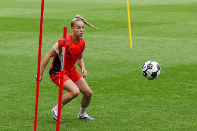 13.05.2026, xgrfx, Fussball DFB Pokal Finale, FC Bayern München - Pressekonferenz und Abschlusstraining v.l. Giulia Gwinn (FC Bayern München) (DFL DFB REGULATIONS PROHIBIT ANY USE OF PHOTOGRAPHS as IMAGE SEQUENCES and or QUASI-VIDEO) Köln
