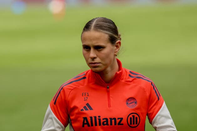 13.05.2026, xgrfx, Fussball DFB Pokal Finale, FC Bayern München - Pressekonferenz und Abschlusstraining v.l. Klara Bühl (FC Bayern München) (DFL DFB REGULATIONS PROHIBIT ANY USE OF PHOTOGRAPHS as IMAGE SEQUENCES and or QUASI-VIDEO) Köln
