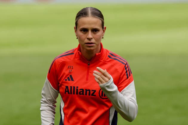 13.05.2026, xgrfx, Fussball DFB Pokal Finale, FC Bayern München - Pressekonferenz und Abschlusstraining v.l. Klara Bühl (FC Bayern München) (DFL DFB REGULATIONS PROHIBIT ANY USE OF PHOTOGRAPHS as IMAGE SEQUENCES and or QUASI-VIDEO) Köln