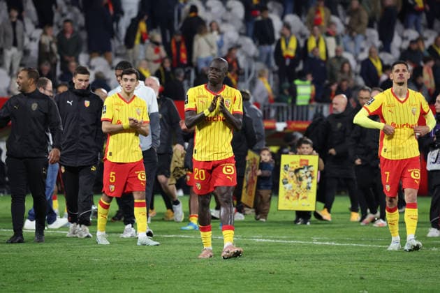 FOOTBALL : RC Lens vs Paris Saint-Germain - Ligue 1 J29 - 13 05 2026 Equipe du RC Lens lors du tour d honneur apres le match RC Lens vs Paris Saint-Germain, Ligue 1 J29, stade Bollaert-Delelis, le 13 mai 2026 - photo Laurent Sanson PsnewZ  Copyright: xLaurentxSANSONx xPsnewZx