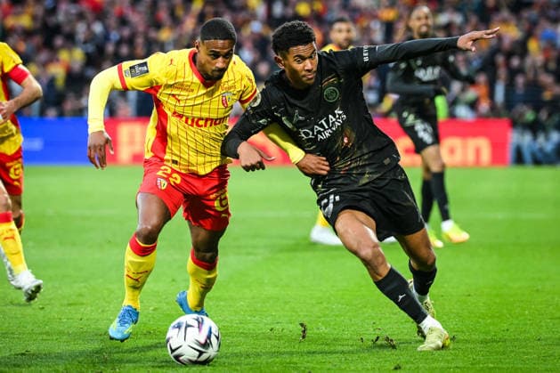 May 13, 2026, Lens, France, France: WESLEY SAID of Lens and SENNY MAYULU of PSG battle for the ball during their Ligue 1 match between RC Lens and Paris Saint-Germain (PSG) at Bollaert-Delelis Stadium in Lens,. Lens France - ZUMAm308 20260513_zsp_m308_002 Copyright: xMatthieuxMirvillex