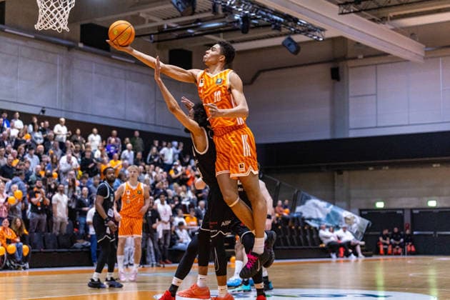 Endurance Aiyamenkhue (OrangeAcademy Ulm, 10) beim Wurf. OrangeAcademy Ulm vs ETB Miners Essen , Basketball,Barmer Basketball 2. Bundesliga ProB, Play-Offs Finale, Saison 2025 2026, 13.05.2026, OrangeAcademy Ulm vs ETB Miners Essen , Basketball,Barmer Basketball 2. Bundesliga ProB, Play-Offs Finale, Saison 2025 2026, 13.05.2026 Neu-Ulm Copyright: xEibner-Pressefoto DavidexDixGiovx EP_DGI