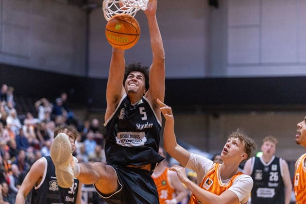 Benjamin Uzoma (ETB Miners, 05) beim Dunk. OrangeAcademy Ulm vs ETB Miners Essen , Basketball,Barmer Basketball 2. Bundesliga ProB, Play-Offs Finale, Saison 2025 2026, 13.05.2026, OrangeAcademy Ulm vs ETB Miners Essen , Basketball,Barmer Basketball 2. Bundesliga ProB, Play-Offs Finale, Saison 2025 2026, 13.05.2026 Neu-Ulm Copyright: xEibner-Pressefoto DavidexDixGiovx EP_DGI