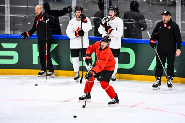 Canada national Ice hockey, Eishockey team training session at the 2026 IIHF Ice Hockey World Championship, WM, Weltmeisterschaft in Fribourg, Switzerland, on May 14, 2026. Pictured Sidney Crosby of Canada. (CTKxPhoto RadekxPetrasek) CTKPhotoP2026051405501  CTKPhotoP2026051405501