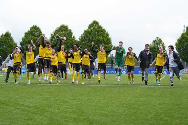 Donnerstag, 14.05.2026 Saison 2025 2026 Finale U17, U 17 Westfalenpokal im BVB Fußballpark Hohenbuschei, Dortmund, Germany. BV Borussia Dortmund U17 - VfL Bochum U17. Die BVB U17 feiert den Gewinn des Westfalenpokals.