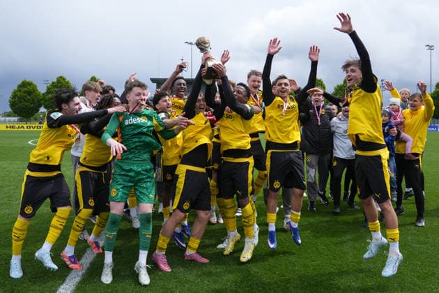 Donnerstag, 14.05.2026 Saison 2025 2026 Finale U17, U 17 Westfalenpokal im BVB Fußballpark Hohenbuschei, Dortmund, Germany. BV Borussia Dortmund U17 - VfL Bochum U17. Die BVB U17 feiert den Gewinn des Westfalenpokals.