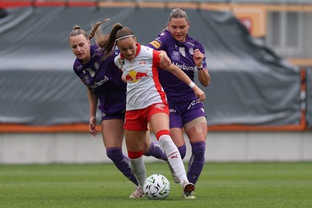 14.MAY.2026 - SOCCER - 2025-2026 ÖFB WOMEN S CUP 50.FINAL, FC Red Bull Salzburg vs FK Austria Wien Virginia Kirchberger (Austria Wien), Vina Crnoja (Red Bull Salzburg) and Yvonne Weilharter (Austria Wien) in duel VIENNA VIENNA, AUSTRIA – Wiener Club-Stadion Wiener-Sport-Club-Stadion,Alszeile 19, 1170 Wien AUSTRIA