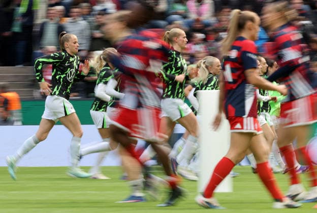 Kett , DFB-Pokal der Frauen Finale VfL Wolfsburg-Bayern München , Fußball , Bundesliga Frauen , in dem RheinEnergieSTADION , in Köln , Nordrhein-Westfalen , Deutschland. Mai. 14 , 2026 . Photo by: Davide Elias IPA Photo Pressefoto DENL Copyright: xDavidexEliasx