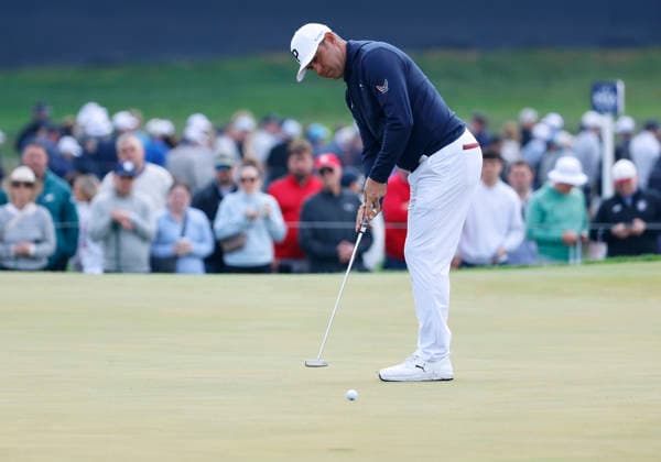 Gary Woodland putts on the 16th hole during the first round of the 2026 PGA, Golf Herren Championship at Aronimink Golf Club in Newtown Square, Pennsylvania, on Thursday, May 14, 2026.  PHI20260514842 LAURENCExKESTERSON