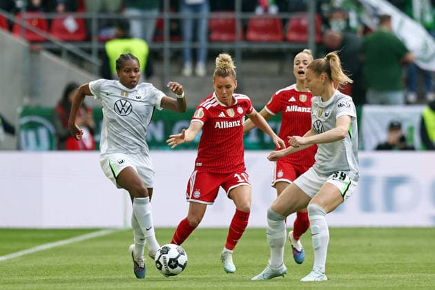 14.05.2026, xovx, Fußball, Frauen DFB-Pokal Finale, VfL Wolfsburg - FC Bayern München v.l. Lineth Beerensteyn (VfL Wolfsburg), Linda Dallmann (FC Bayern München), Giulia Gwinn (FC Bayern München), Sarai Linder (VfL Wolfsburg) Köln Rhein-Energie-Stadion Nordrhein-Westfalen Deutschland (DE)