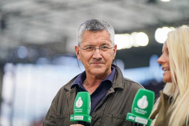 Deutschland: Fussball DFB Pokal Frauen 2025 - 2026, Finale - VfL Wolfsburg vs FC Bayern München - Rhein-Energie-Stadion (Köln): Herbert Hainer, Präsident FC Bayern München, FC Bayern München Frauen, Bayern München, DFB-Pokal Frauen Finale 2026, Funktionär, Vereinspräsident, Fußballfunktionär, Frauenfussball, Frauenfußball, Fußball, Fussball, Rhein-Energie-Stadion, Sportevent, Pokalfinale, Finalspiel, DFB, Medienevent, VIP, Tribüne, Offizielle, Matchday, Fußballkultur, Sportpolitik, Vereinsführung, Bundesliga, Sportfotografie Copyright: xJOERANxSTEINSIEKx