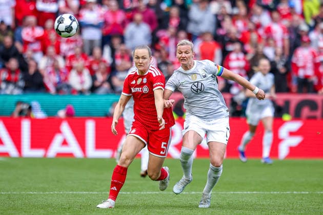 2026.05.14, xkwix, Fußball, Finale DFB-Pokal Frauen, VfL Wolfsburg - FC Bayern München, Saison 2025 2026, Rhein-Energie-Stadion in Köln: Magdalena Eriksson (FC Bayern München Frauen 5) im Zweikampf gegen Alexandra Popp (VfL Wolfsburg Frauen 11) DFB regulations prohibit any use of photographs as image sequences and or quasi-video. Photo: xKamilxWilkowskixPressefotoKochx Nordrhein-Westfalen Deutschland
