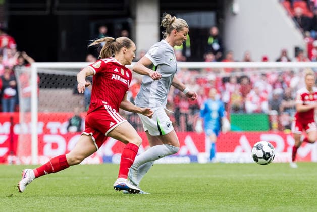 DFB-Pokal 46. Finale der Frauen, VfL Wolfsburg - FC Bayern München, 14.05.2026 Zweikampf Magdalena Eriksson (FC Bayern München, 5), Alexandra Popp (VfL Wolfsburg, 11) DFB-Pokal 46. Finale der Frauen, VfL Wolfsburg - FC Bayern München, Köln, RheinEnergieSTADION am 14.05.2026 Copyright: xBEAUTIFULxSPORTS Wunderlx