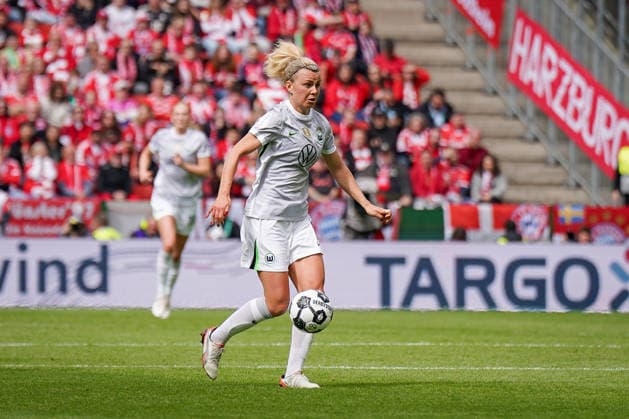 Deutschland: Fussball DFB Pokal Frauen 2025 - 2026, Finale - VfL Wolfsburg vs FC Bayern München - Rhein-Energie-Stadion (Köln): Lena Lattwein (VfL Wolfsburg, 8) Copyright: xJOERANxSTEINSIEKx
