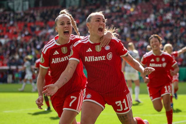 14.05.2026, GER, Fussball, Frauen, DFB-Pokal, Finale, Saison 2025 2026, VfL Wolfsburg - FC Bayern München Gerogia Stanway (Bayern) Torjubel, jubelt nach ihrem Treffer zum 0:1 mit Giulia Gwinn (Bayern) Köln RheinEnergieSTADION Nordrhein-Westfalen Deutschland Copyright: xAdrianxSchlüterx