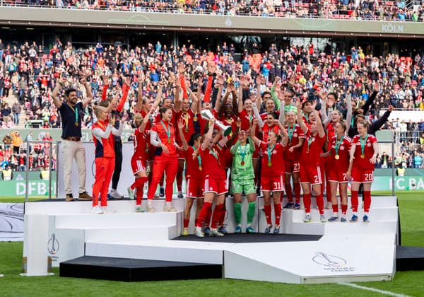DFB Pokalsieger 2026 bei den Frauen: FC Bayern München 46. DFB-Pokal Finale der Frauen: VfL Wolfsburg - FC Bayern München DFL regulations prohibit any use of photographs as image sequences and or quasi-video. Copyright: HMBxMedia xMarcoxBader