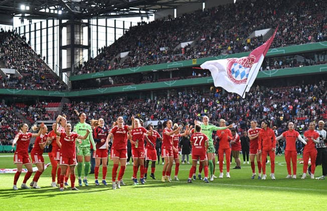 Fussball, Deutschland, Frauen, Saison 2025 2026, DFB Pokalfinale, Rhein Energie Stadion Köln, VfL Wolfsburg - FC Bayern München 0:4; Jubel FC Bayern. Jubel, Freude, Aktion.