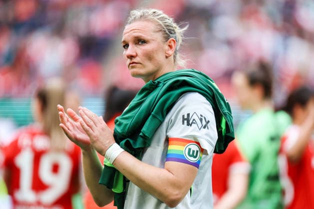 DFB-Pokal 46. Finale der Frauen, VfL Wolfsburg - FC Bayern München, 14.05.2026 Alexandra Popp (VfL Wolfsburg, 11) nach dem DFB-Pokal 46. Finale der Frauen, VfL Wolfsburg - FC Bayern München: Köln, RheinEnergieSTADION ;14.05.2025 Copyright: xBEAUTIFULxSPORTS Freisenx