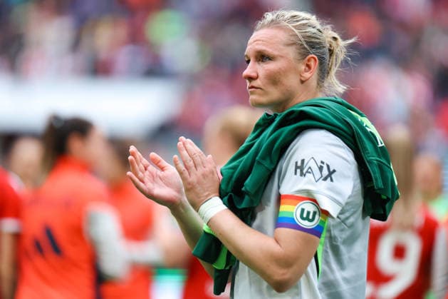 DFB-Pokal 46. Finale der Frauen, VfL Wolfsburg - FC Bayern München, 14.05.2026 Alexandra Popp (VfL Wolfsburg, 11) nach dem DFB-Pokal 46. Finale der Frauen, VfL Wolfsburg - FC Bayern München: Köln, RheinEnergieSTADION ;14.05.2025 Copyright: xBEAUTIFULxSPORTS Freisenx