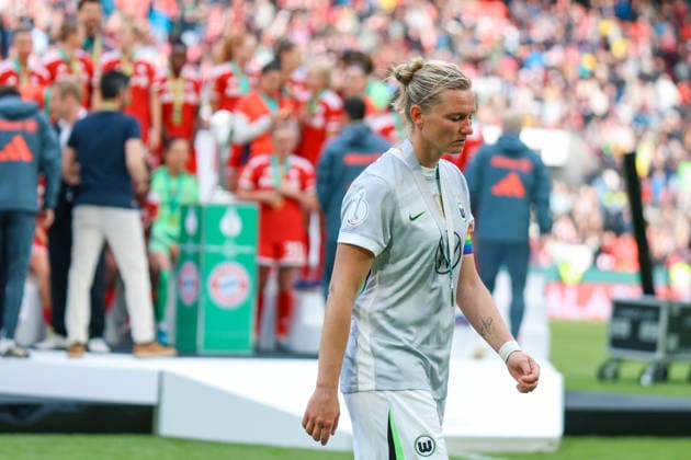 DFB-Pokal 46. Finale der Frauen, VfL Wolfsburg - FC Bayern München, 14.05.2026 Alexandra Popp (VfL Wolfsburg, 11) nach dem DFB-Pokal 46. Finale der Frauen, VfL Wolfsburg - FC Bayern München: Köln, RheinEnergieSTADION ;14.05.2025 Copyright: xBEAUTIFULxSPORTS Freisenx