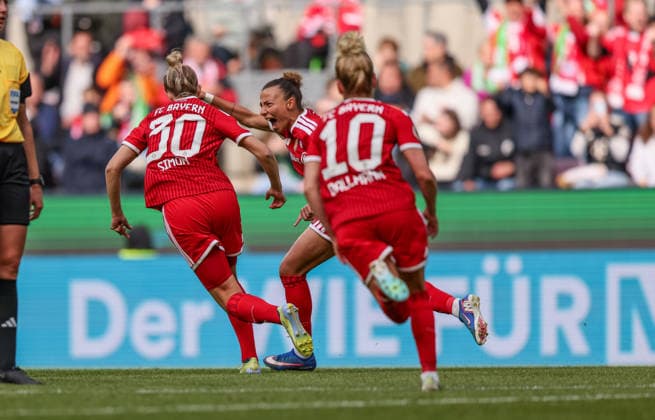 GER, Köln, Vfl Wolfsburg vs FC Bayern München, DFB-Pokal Frauen, Fussball, DFB, Spielzeit 2025 2026, Rhein-Energie-Stadion, Finale im Bild: Freude, Emotionen nach dem Sieg im DFB Pokal Finale der Frauen, Arianna Caruso (Bayern München 27), Tor DFB DFL REGULATIONS PROHIBIT ANY USE OF PHOTOGRAPHS AS IMAGE SEQUENCES AND OR QUASI-VIDEO, 14.05.2026 Copyright: HMBxMedia HendrikxHamelau