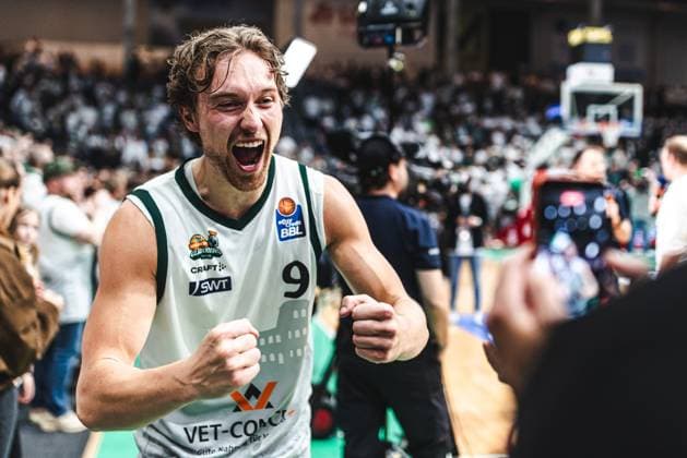 Marco Hollersbacher (Gladiators Trier) jubelt, Vet Concept Gladiators Trier vs Rostock Seawolves, Basketball, easyCredit BBL, Play Ins, Saison 2025 2026, 14.05.2026 Vet Concept Gladiators Trier vs Rostock Seawolves, Basketball, easyCredit BBL, Play Ins, Saison 2025 2026, 14.05.2026 Copyright: xEibner-Pressefoto AlexanderxNeisx EP_ANS
