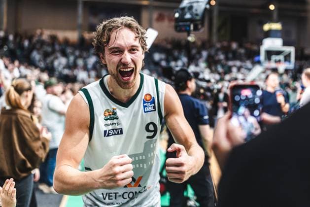 Marco Hollersbacher (Gladiators Trier) jubelt, Vet Concept Gladiators Trier vs Rostock Seawolves, Basketball, easyCredit BBL, Play Ins, Saison 2025 2026, 14.05.2026 Vet Concept Gladiators Trier vs Rostock Seawolves, Basketball, easyCredit BBL, Play Ins, Saison 2025 2026, 14.05.2026 Copyright: xEibner-Pressefoto AlexanderxNeisx EP_ANS